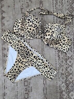 Victoria Secret Leopard Print Bikini Set - Beige & Black XS 34C Like New